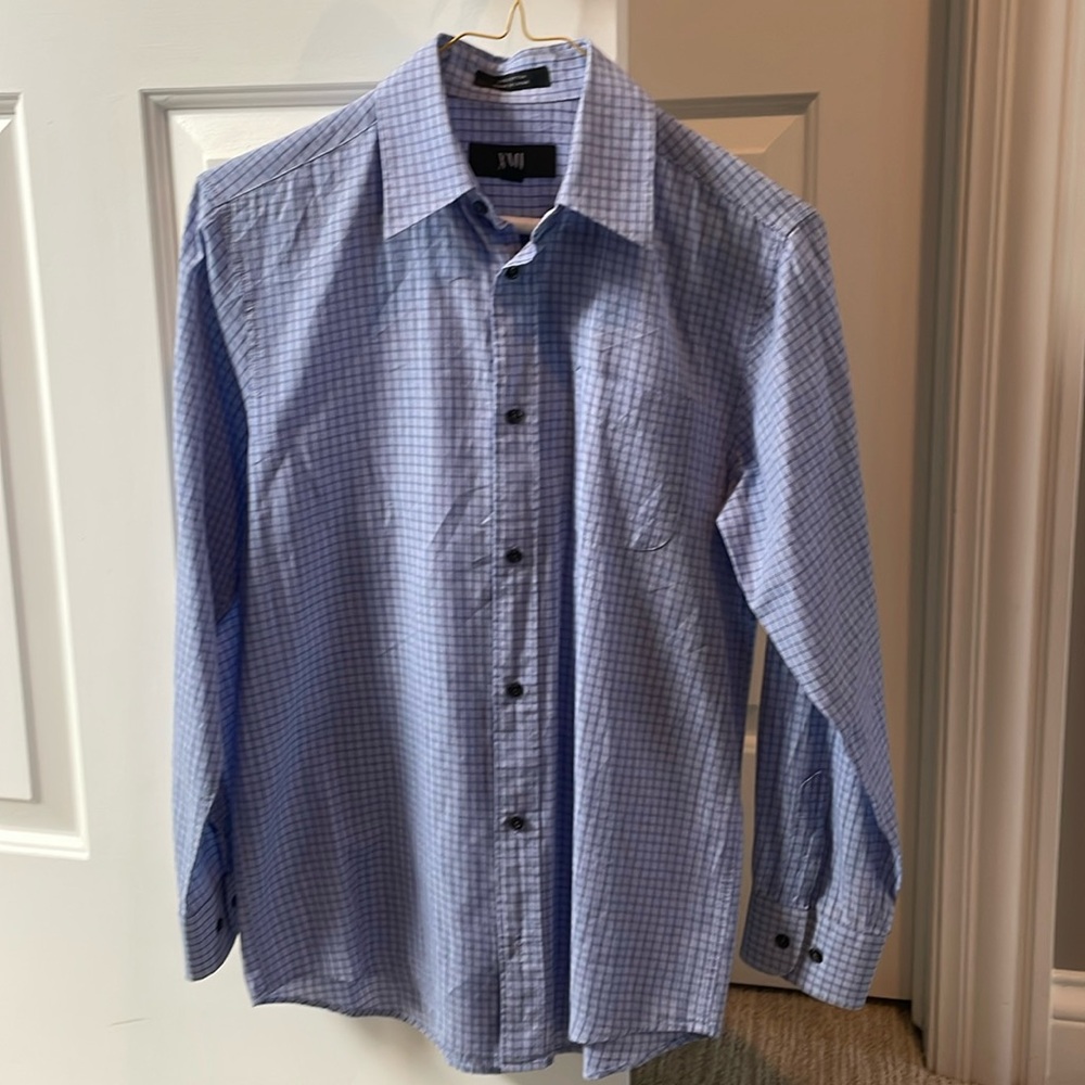 Like new boys button down sz 14 in soft 100% cotton - yes I’ll iron b4 shipping!
